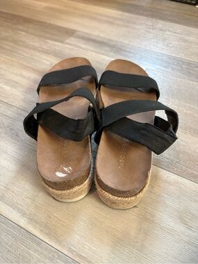 Madden Girl Black Elastic Crossover Platform Sandals